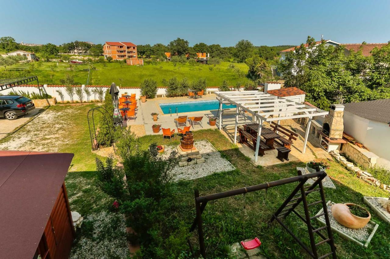 Apartments Dora Victoria Dream 메덜린 외부 사진