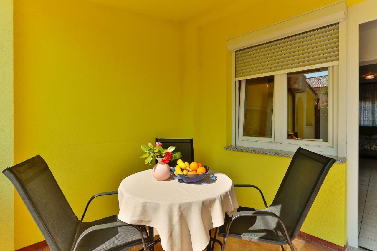 Apartments Dora Victoria Dream 메덜린 외부 사진