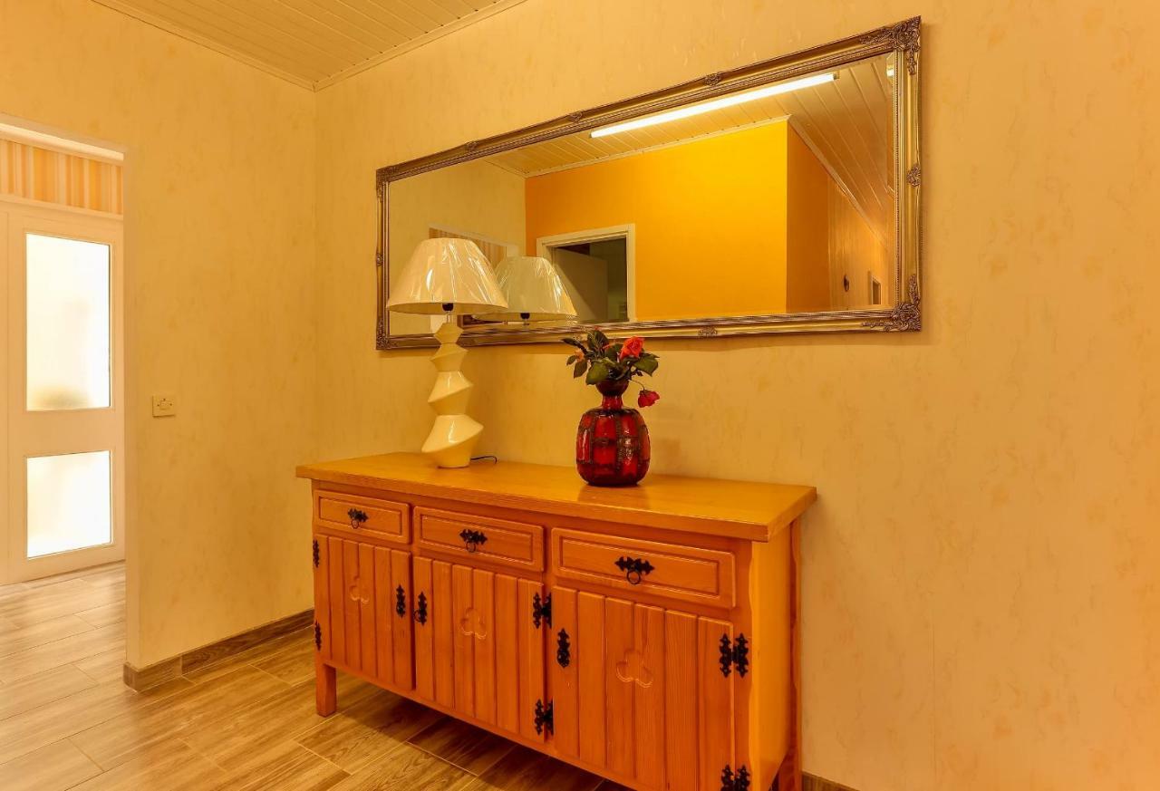Apartments Dora Victoria Dream 메덜린 외부 사진