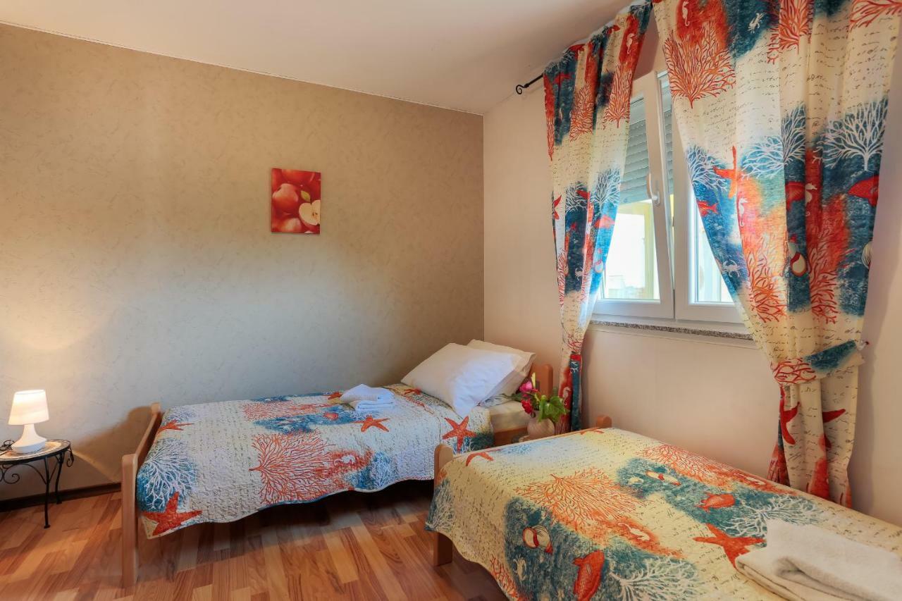 Apartments Dora Victoria Dream 메덜린 외부 사진