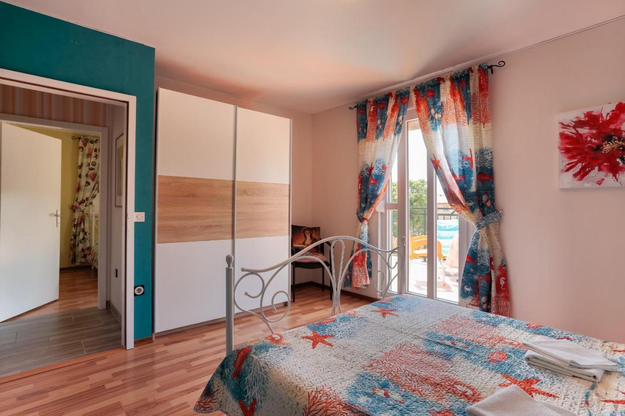 Apartments Dora Victoria Dream 메덜린 외부 사진